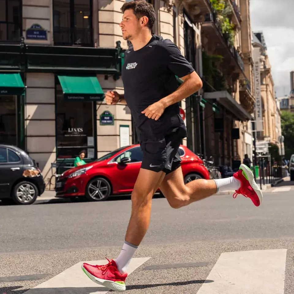 Alternative view of Giày Nike ZoomX Invincible Run Flyknit 2 'Siren Red' DH5425-600