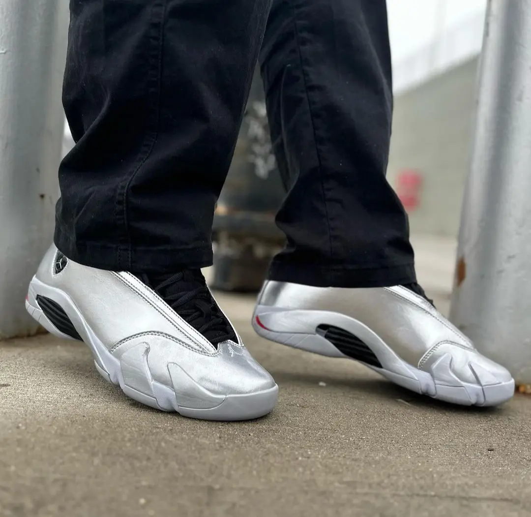 Giay Nike Air Jordan 14 Retro Low 'Metallic Silver' DH4121-060
