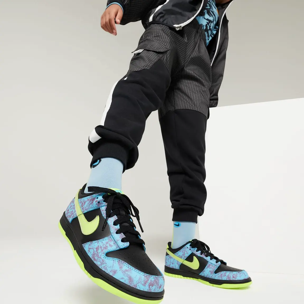 Giay Nike Dunk Low SE 'Acid Wash Baltic Blue Volt' DV1694-900