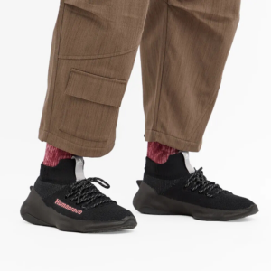 Alternative view of Giày Adidas Human Race Sichona x Pharrell 'Black Shock Pink' GX3032