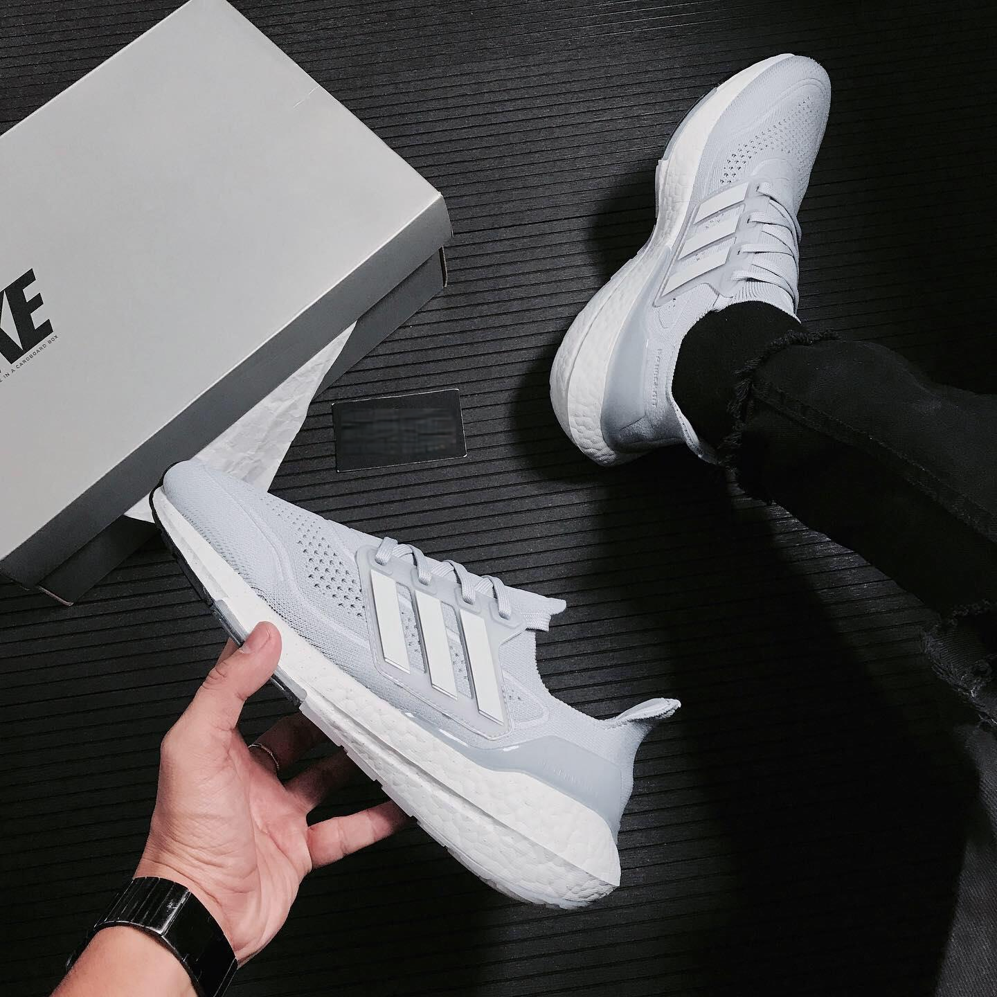 Alternative view of Giày Adidas UltraBoost 21 'Grey' FY0381