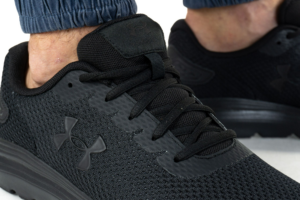 Alternative view of Giày Under Armour Surge 2 'Triple Black' 3022595-002