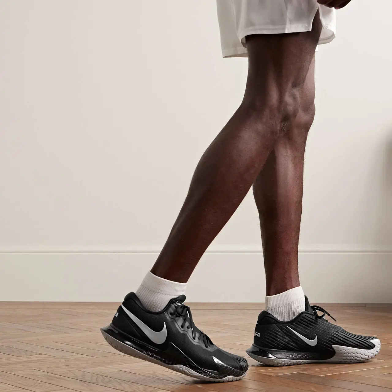 Alternative view of Giày Tennis NikeCourt Zoom Vapor Cage 4 Rafa 'Black' DD1579-001