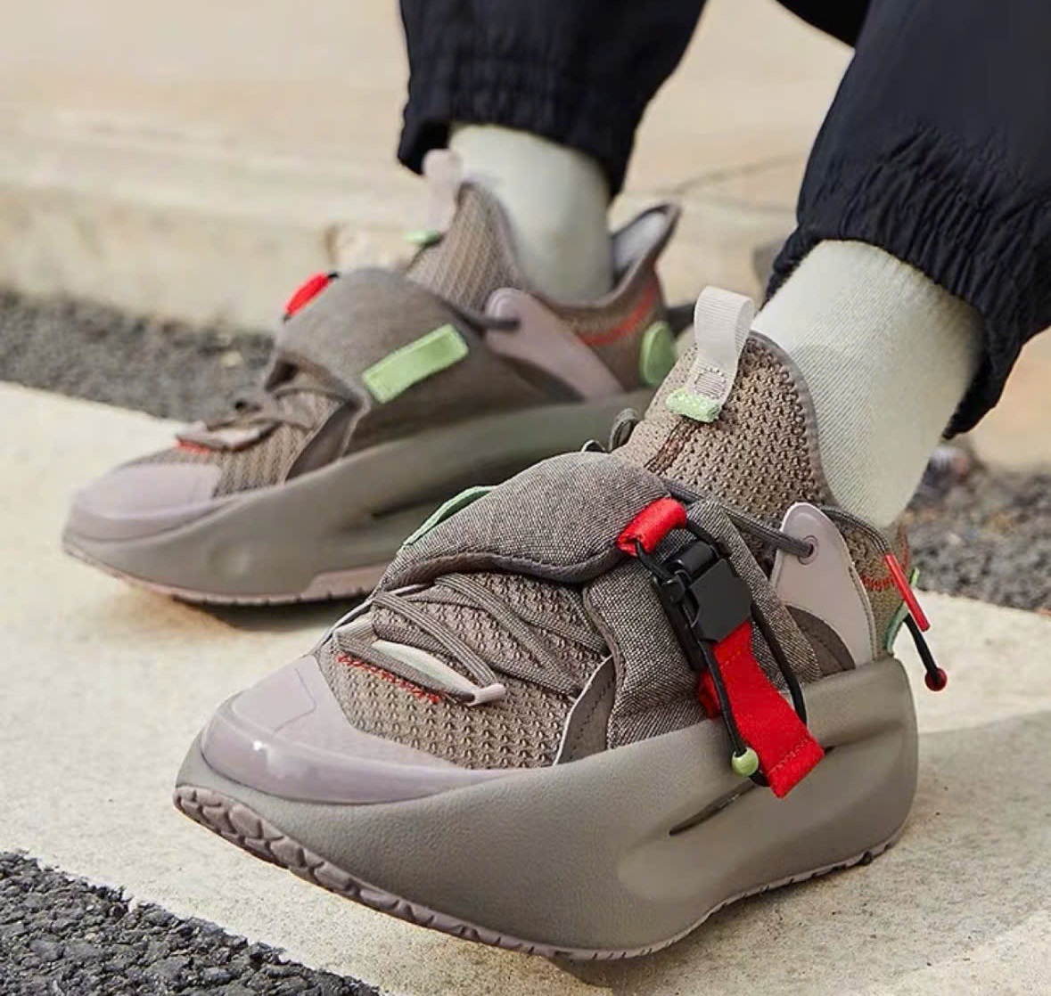 Alternative view of Giày Li Ning High Resilience Basketball 'Ochre Gray' AGBR069-3