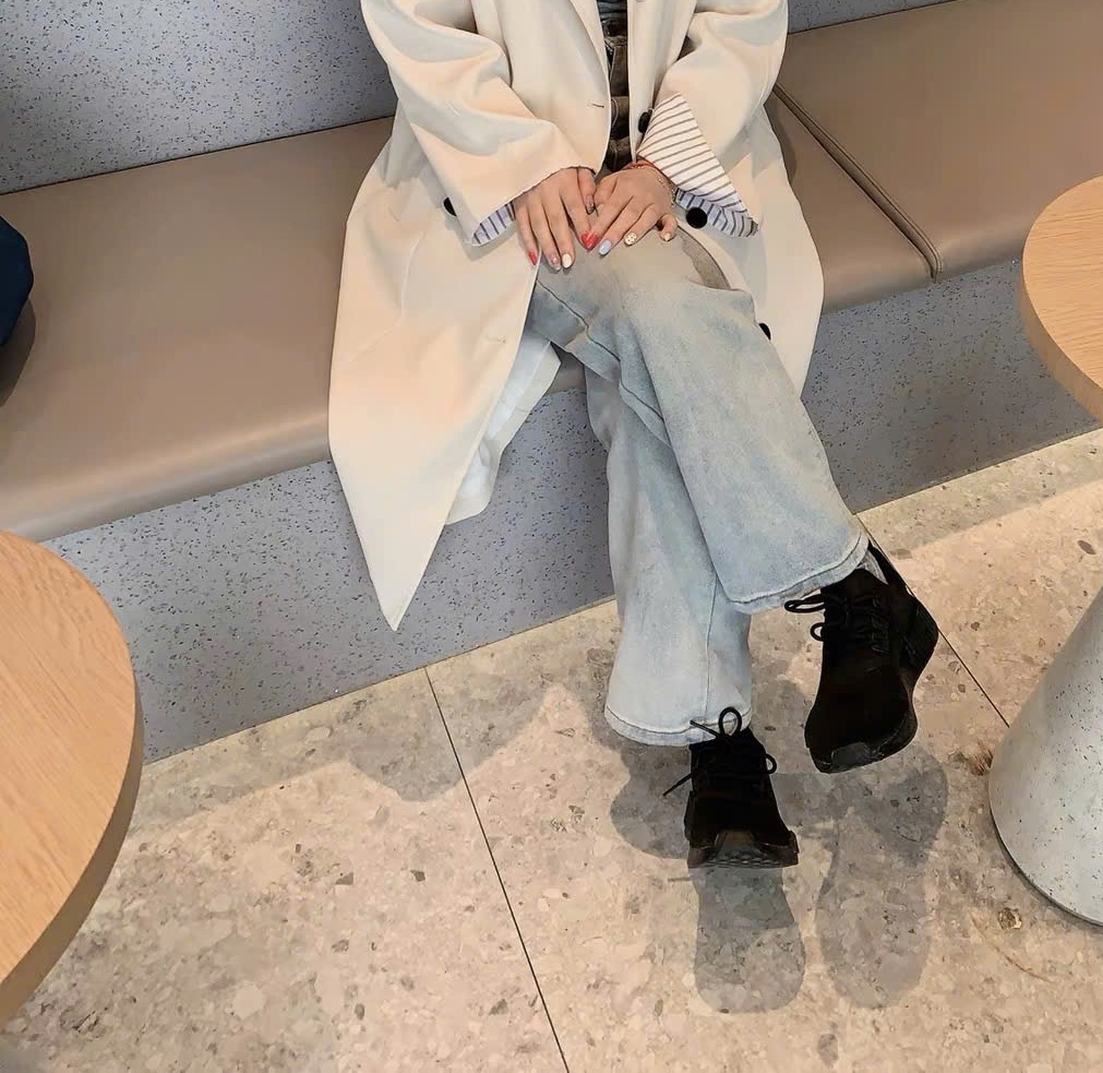 Alternative view of Giày Adidas NMD R1 Primeblue 'Triple Black' GZ9256