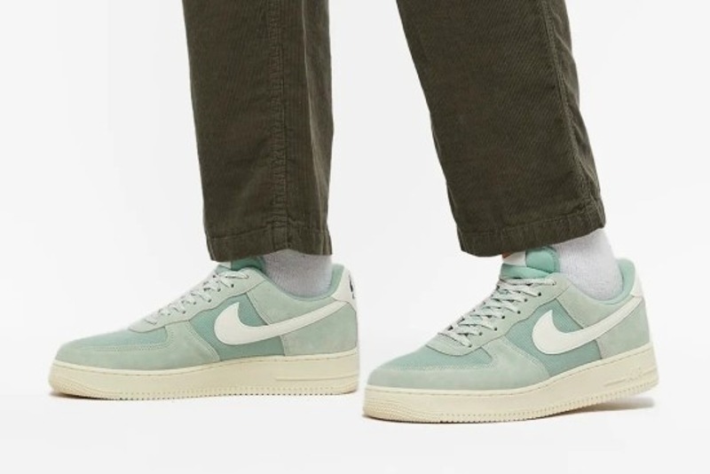 Giay Nike Air Force 1 Low 'Enamel Green Sail' DO9801-300