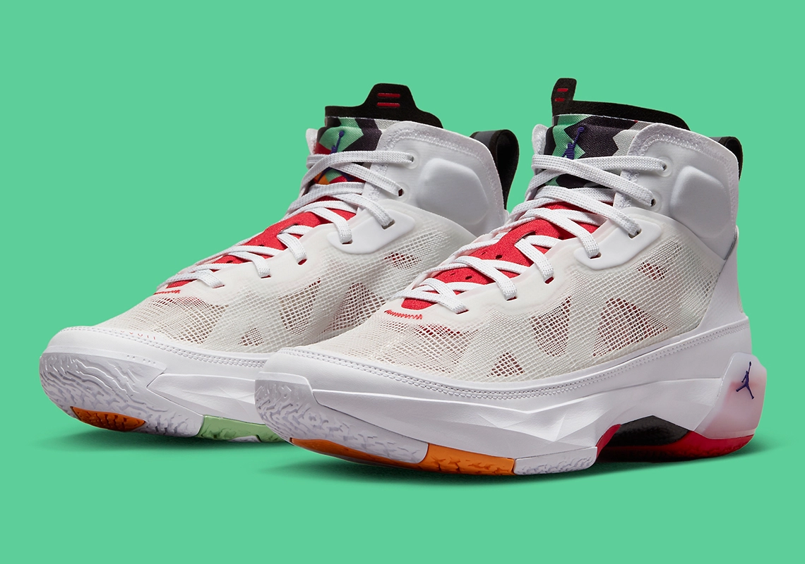 Giay Nike Air Jordan 37 'Hare' DD7421-160