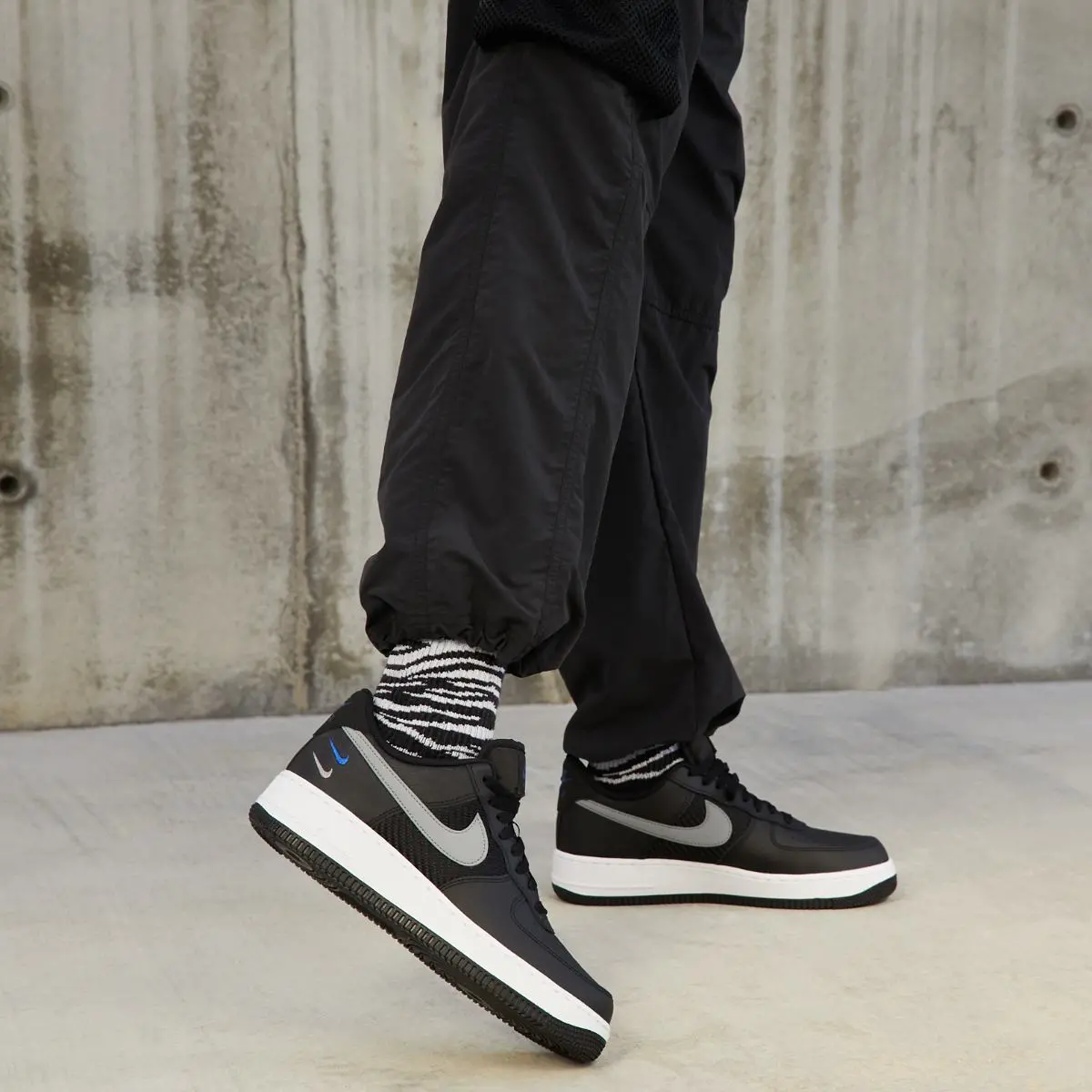 Giay Nike Air Force 1 Low "Triple Swoosh' FD0666-001