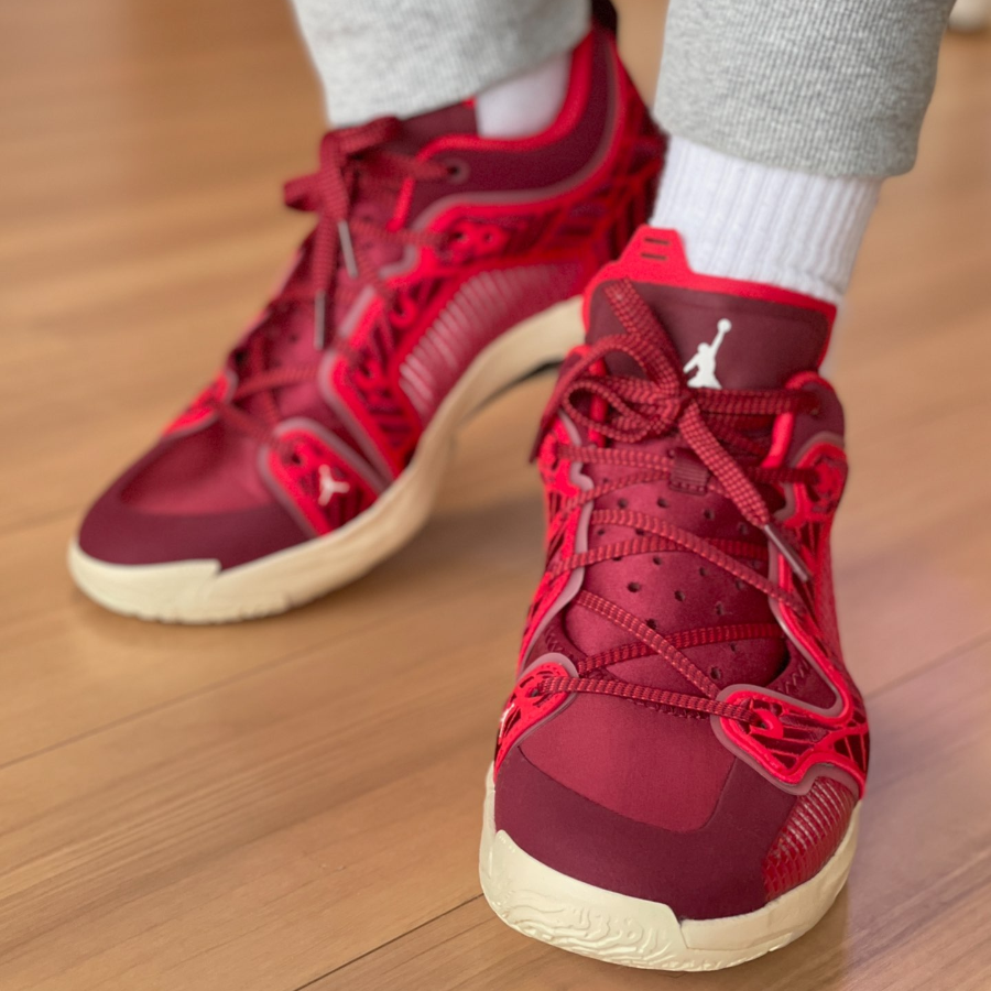 Giay Nike Air Jordan XXXVII Low 'Red' DV9989-601