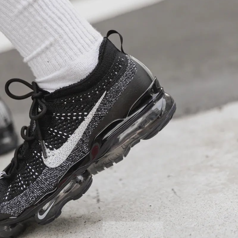 Giay Nike Air VaporMax Flyknit 'Oreo' DV1678-001