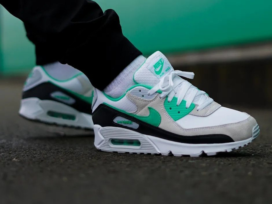Giay Nike Air Max 90 'Spring Green' DM0029-104
