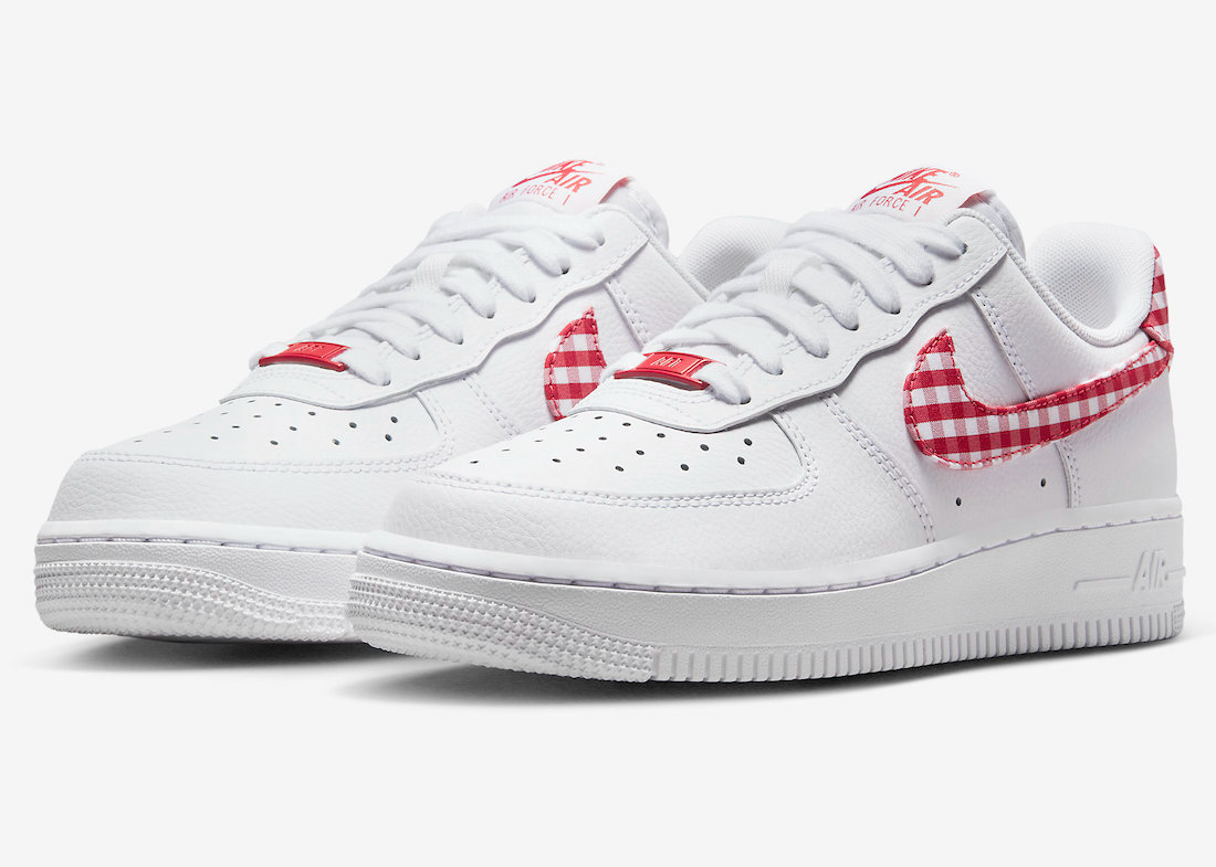 Giay Nike WMNS Air Force 1 Low 'Red Gingham' DZ2784-101