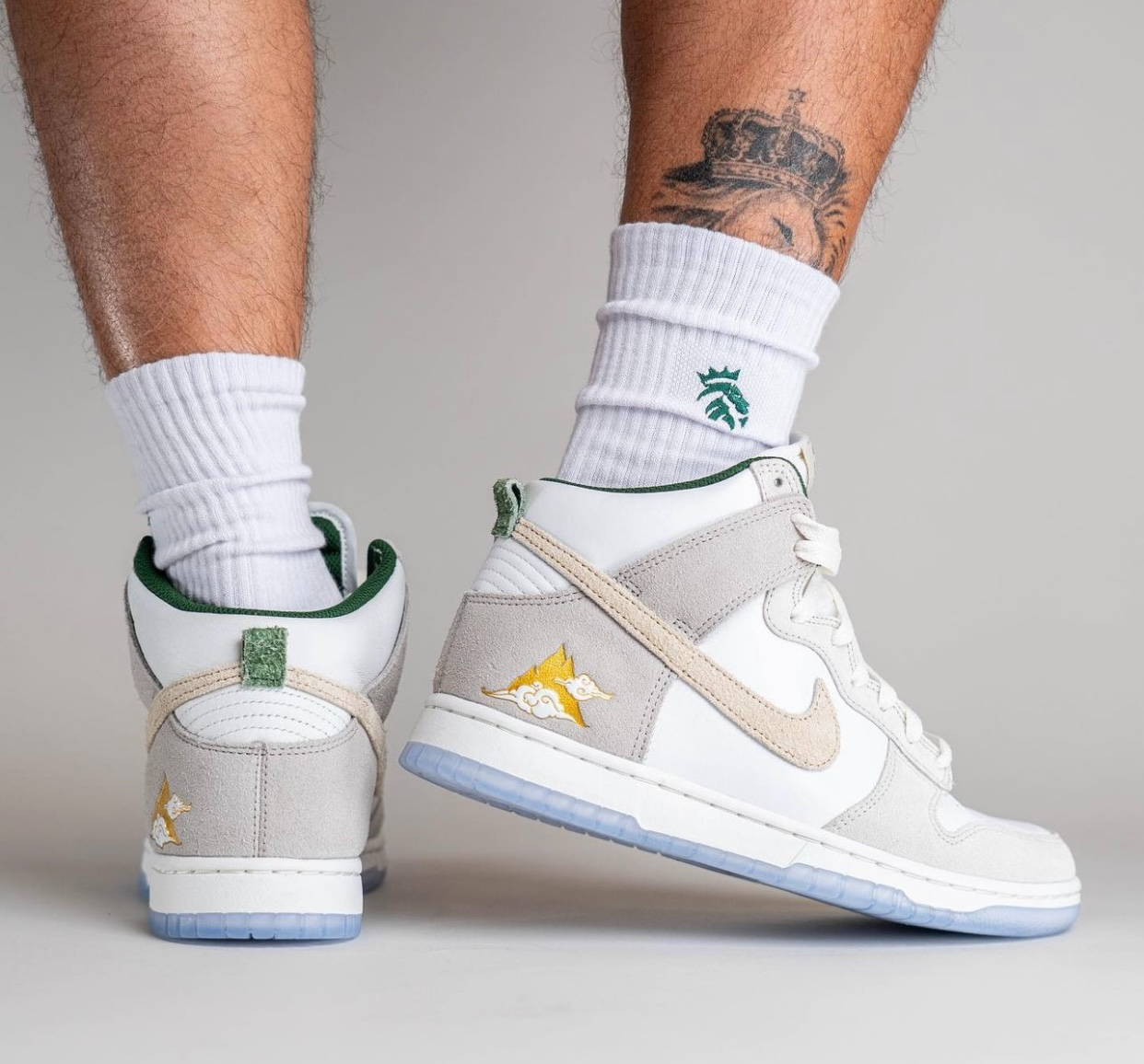 Giay Nike Dunk High Premium 'Gold Mountain' FD0776-100