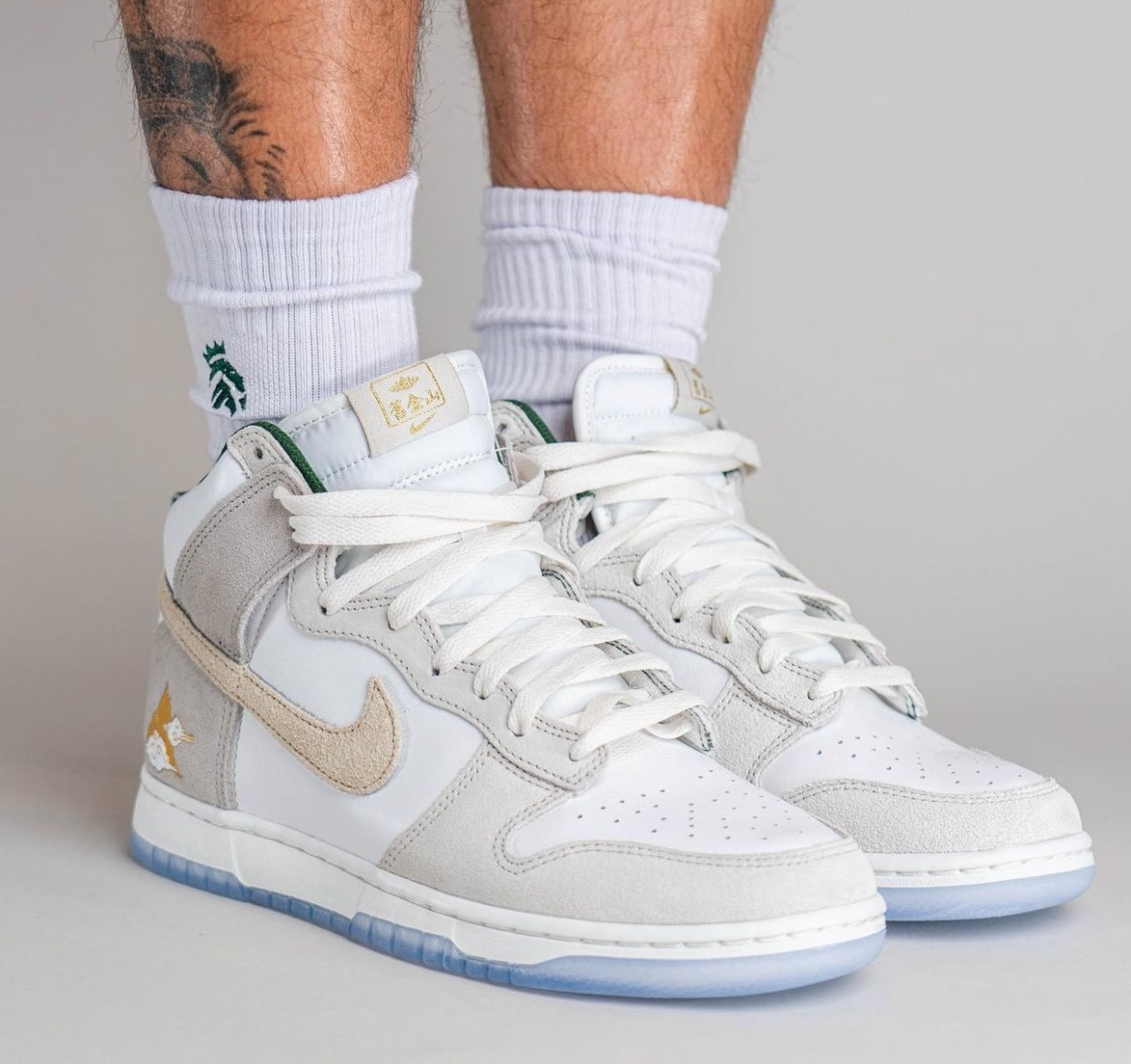 Giay Nike Dunk High Premium 'Gold Mountain' FD0776-100