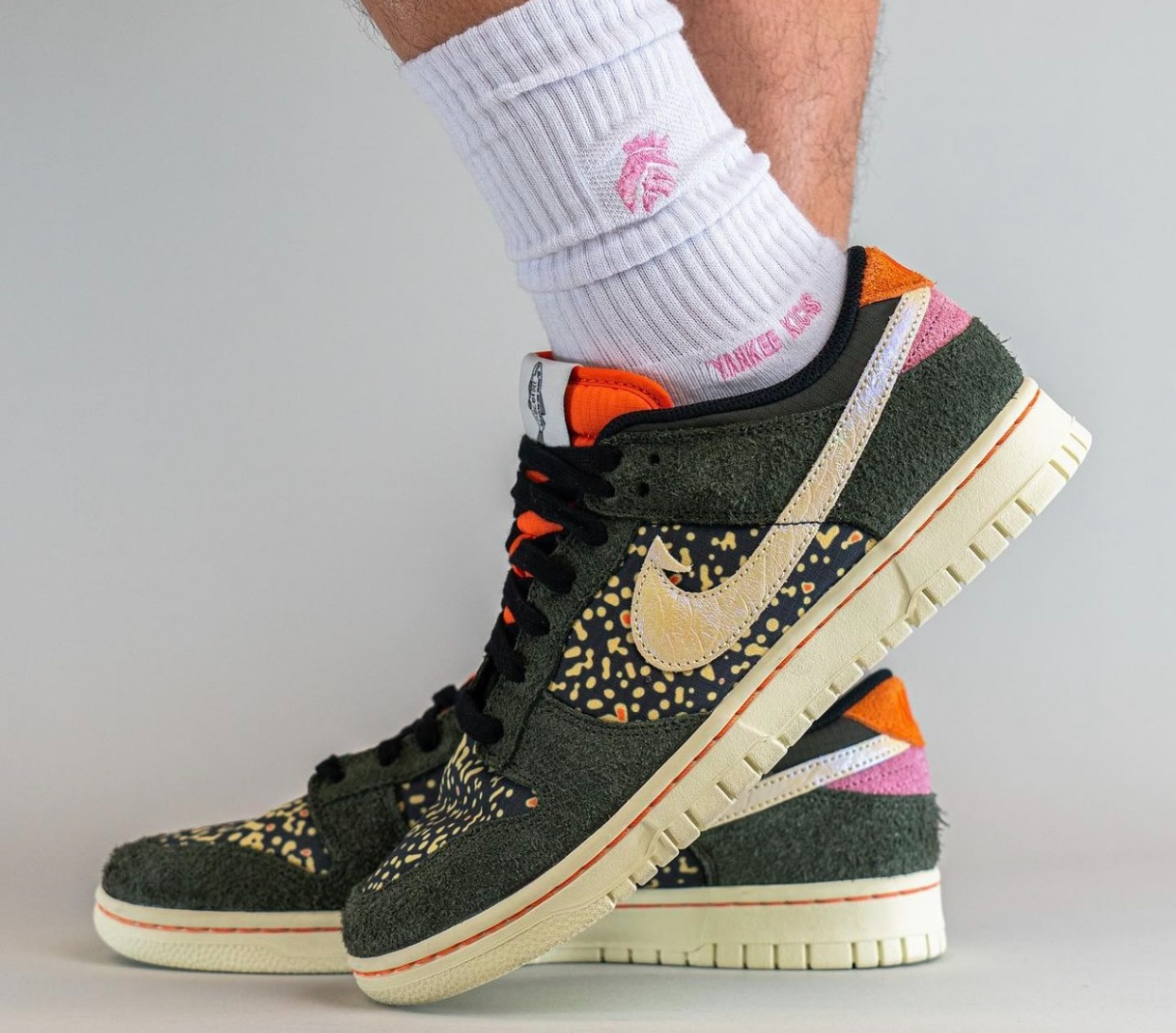 Giay Nike Dunk Low SE 'Rainbow Trout' FN7523-300