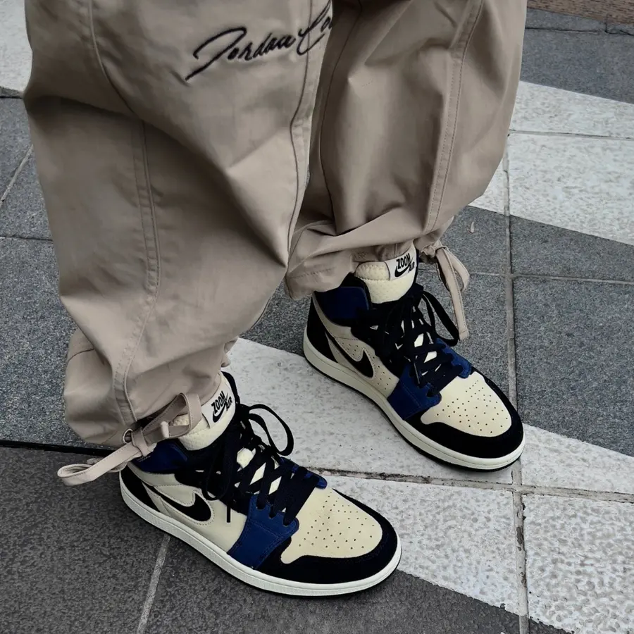 Giay Nike Air Jordan 1 High Zoom Comfort 2 'Blackened Blue' DV1305-104