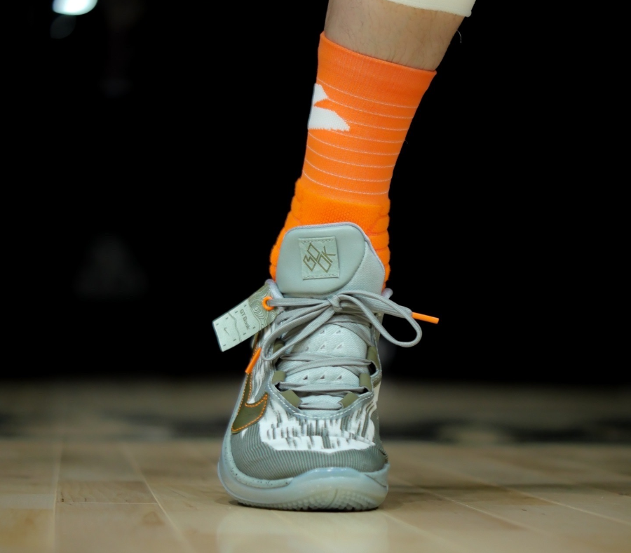 Giay Nike Zoom GT Cut 2 'Devin Booker Keep It Tight' DJ6015-301