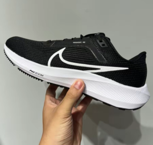 Giay Nike Air Zoom Pegasus 40 'Black White' DV3853-001