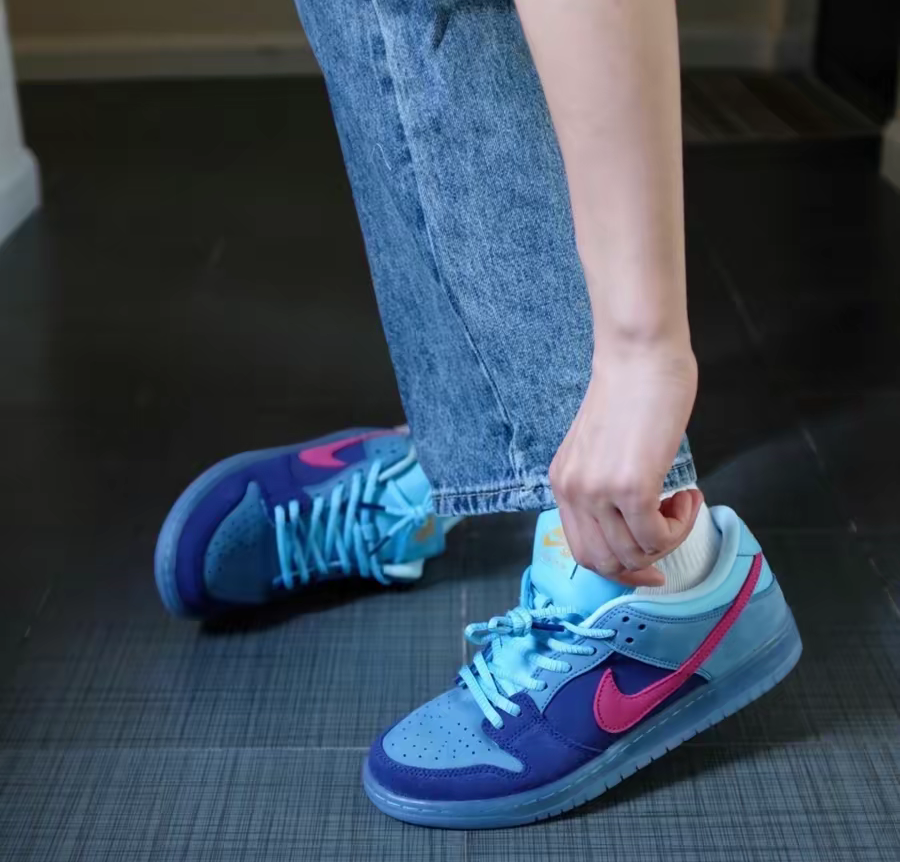 Giay Nike Dunk Low SB x Run The Jewels '4 20' DO9404-400