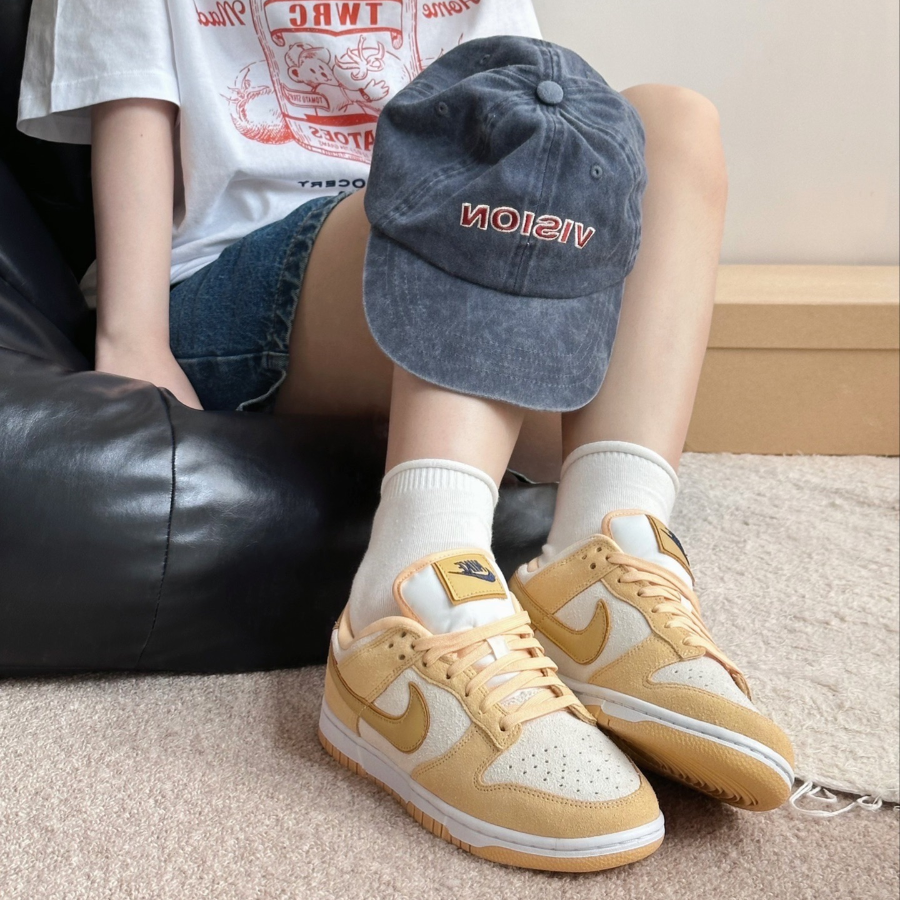 Giay Nike Dunk Low 'Celestial Gold Suede' DV7411-200