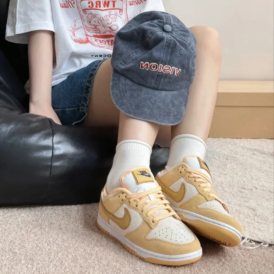 Giay Nike Dunk Low 'Celestial Gold Suede' DV7411-200