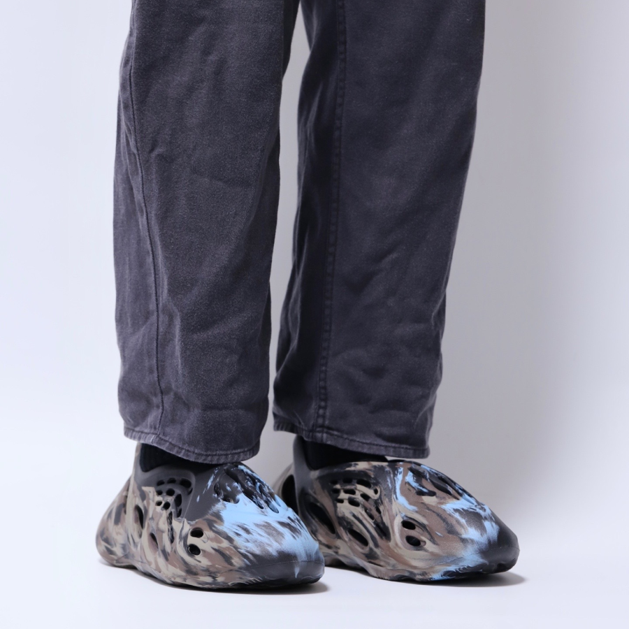 Dep Adidas Yeezy Foam RNR 'MX Cinder' ID4126