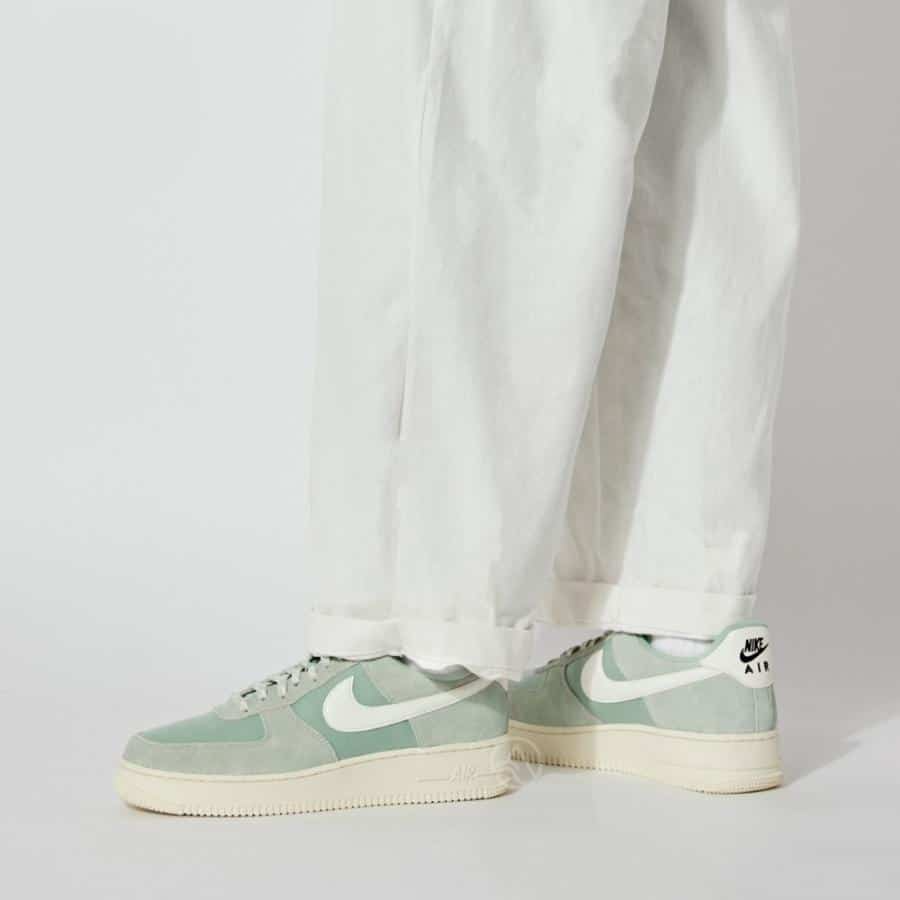 Giay Nike Air Force 1 Low 'Enamel Green Sail' DO9801-300