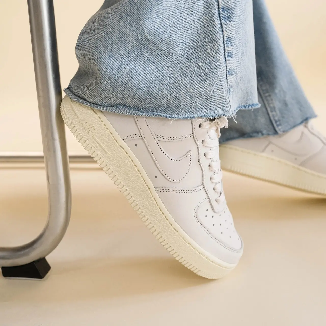 Giay Nike Air Force 1 Premium 'Pearl Pink Gum' DR9503-601