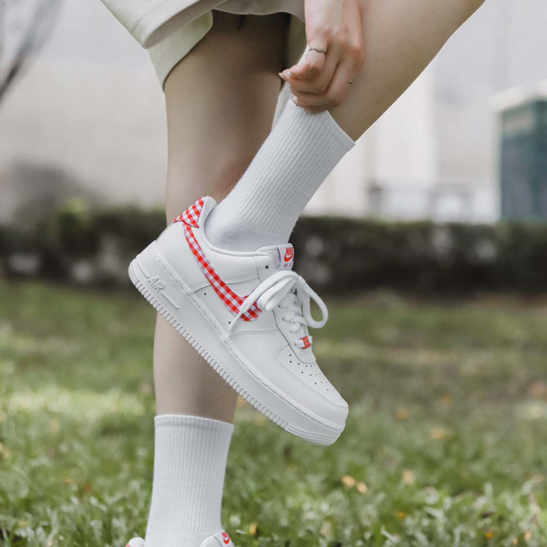 Giay Nike WMNS Air Force 1 Low 'Red Gingham' DZ2784-101