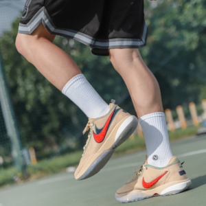 Giay Nike LeBron 20 'Four Horsemen Sesame' DV9089-200