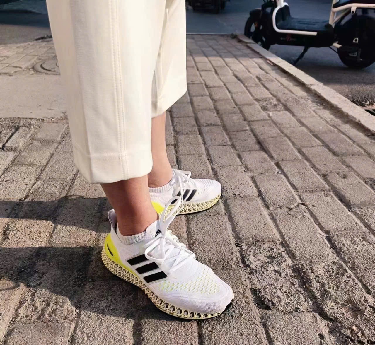 Giày Adidas Ultra 4DFWD 'White Solar Yellow' GZ6941 - Ảnh 3