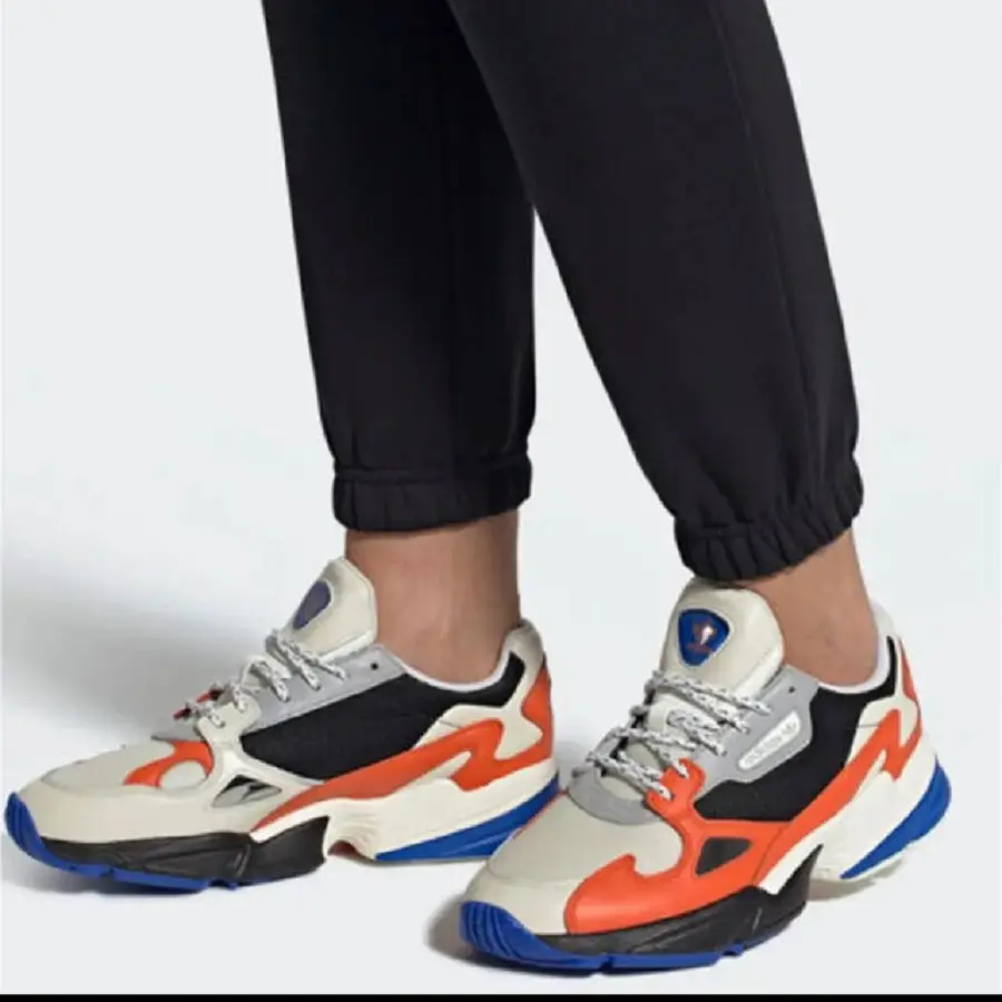 Giay Adidas Originals Falcon 'Off White Orange' EG9934