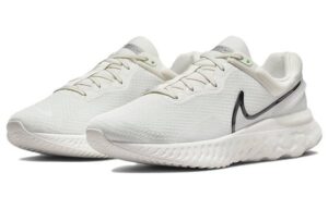 Giay Nike React Miler 3 'Phantom Light Bone' DD0490-004