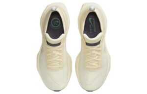 Giay Nike ZoomX Invincible Run 3 'Light Cream' DR2615-200