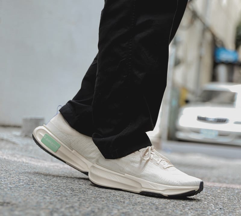 Giay Nike ZoomX Invincible Run 3 'Light Cream' DR2615-200