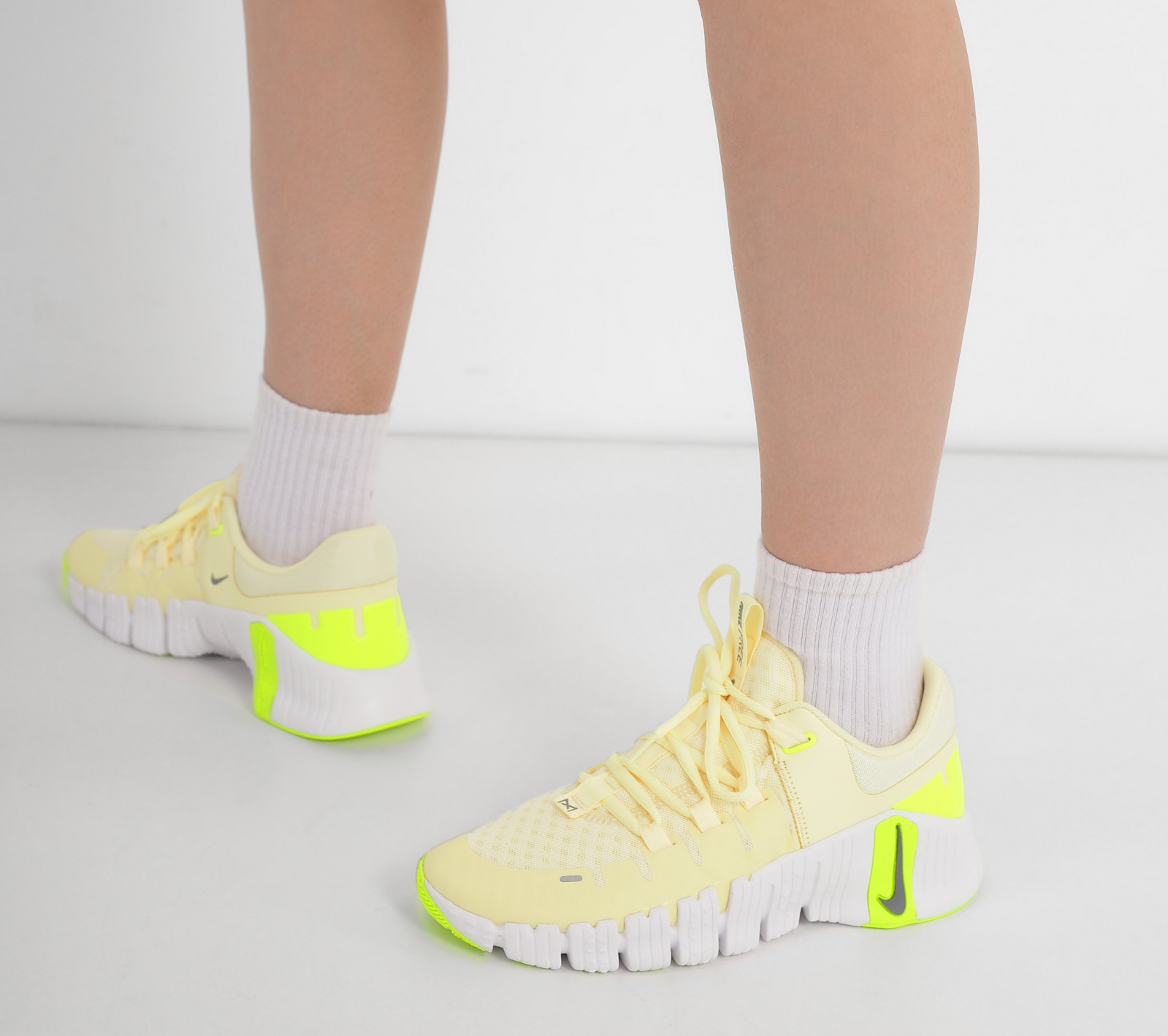 Giay Nike Free Metcon 5 'Citron Tint Volt' DV3950-800