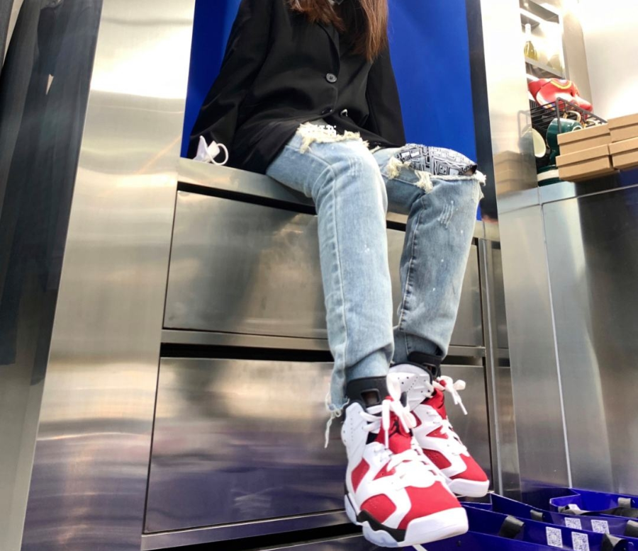 Giay Nike Air Jordan 6 Retro 'Carmine' 384665-106