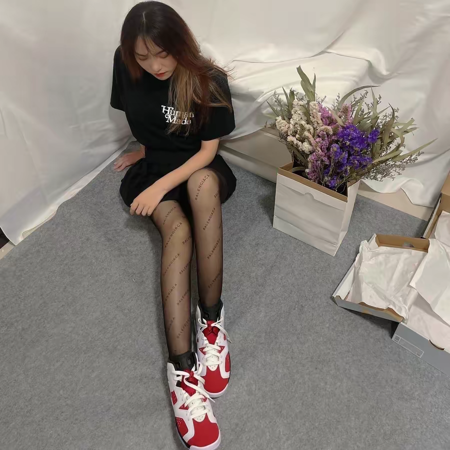 Giay Nike Air Jordan 6 Retro 'Carmine' 384665-106