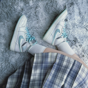 Giay Niike Air Jordan 1 Retro High 'White Still Blue' 332148-106