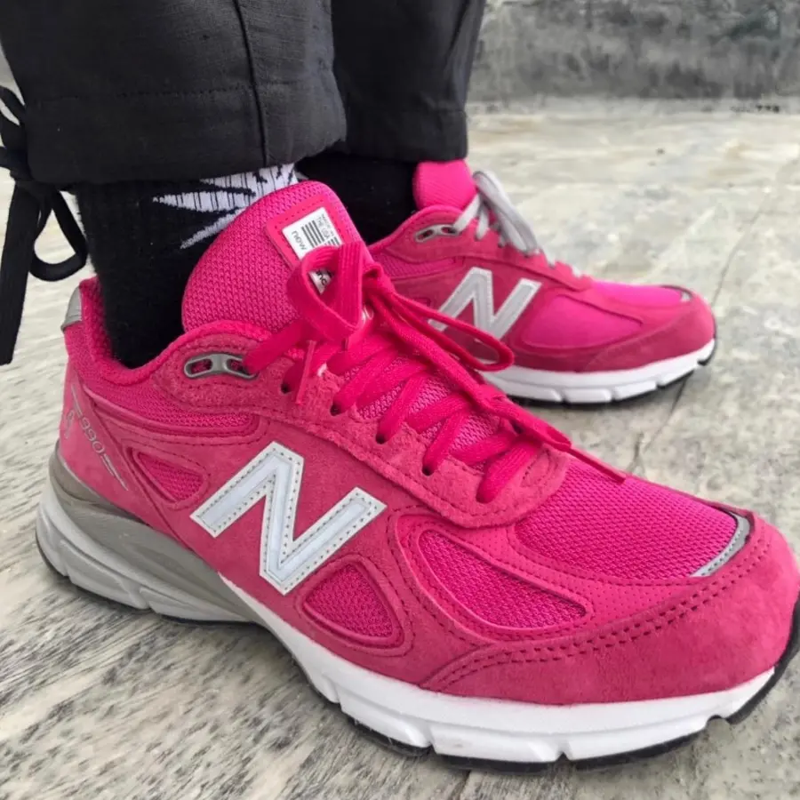 Giay New Balance 990v4 'Pink Ribbon Komen Pink' W990KM4