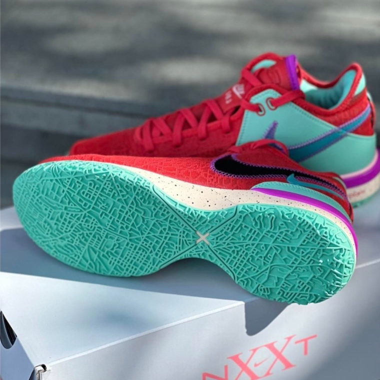 Giay Nike Lebron NXXT Seemingly 'King’s Crown' DR8784-600