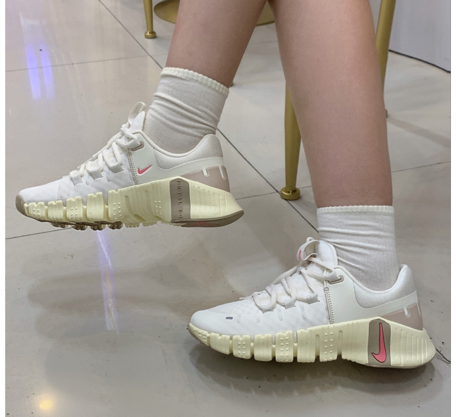 Giay Nike Free Metcon 5 'Sail Sanddrift' DV3950-100