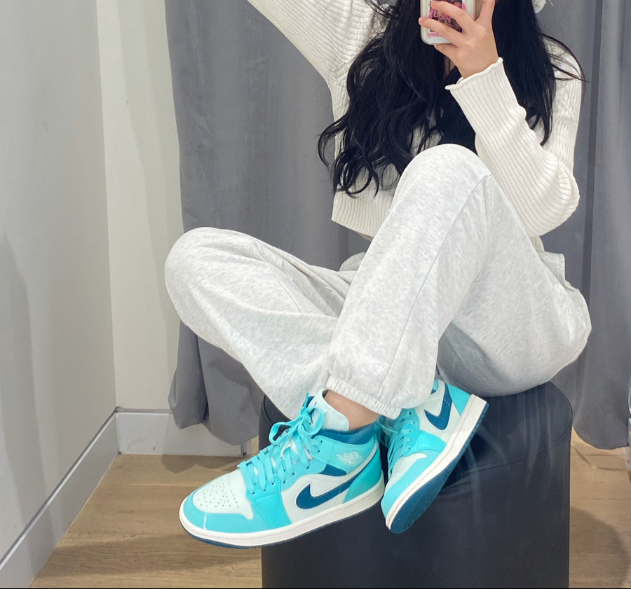 Giay Nike Air Jordan 1 Mid 'Bleached Turquoise' DZ3745-300