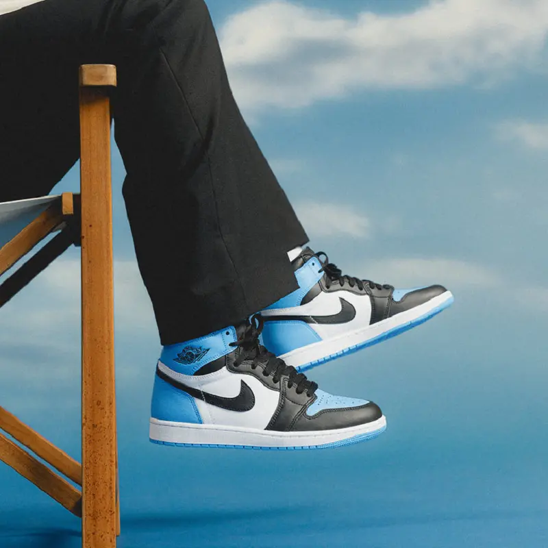 Giay Nike Air Jordan 1 Retro High OG 'UNC Toe' DZ5485-400