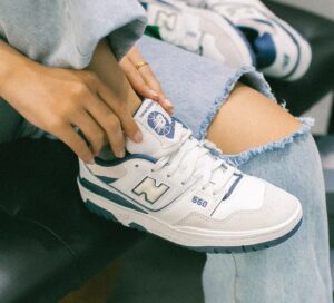 Giay New Balance 550 'White Dusty Blue' BB550STG