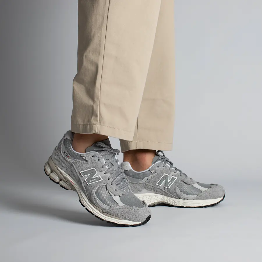 Giay New Balance 2002R 'Grey' M2002RDM