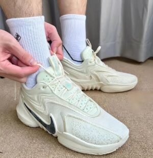 Giay Nike Cosmic Unity 2 'Coconut Milk' DH1536-100