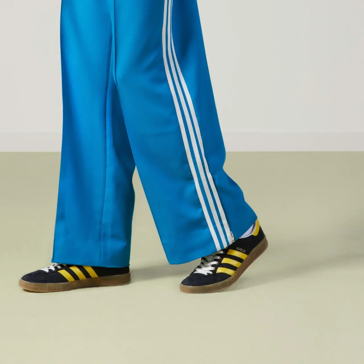 Giay Gucci x Adidas Gazelle 'Black' 737967-FAAW3-1084