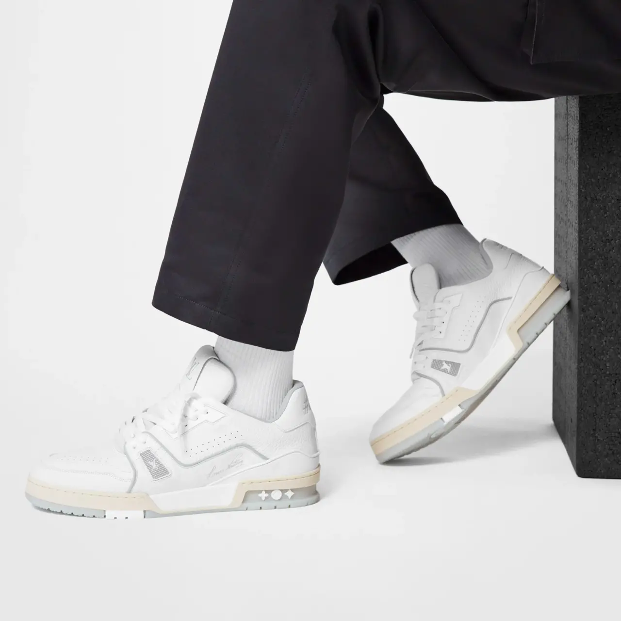 Giay Louis Vuitton LV Trainer 'White' 1A8WB3