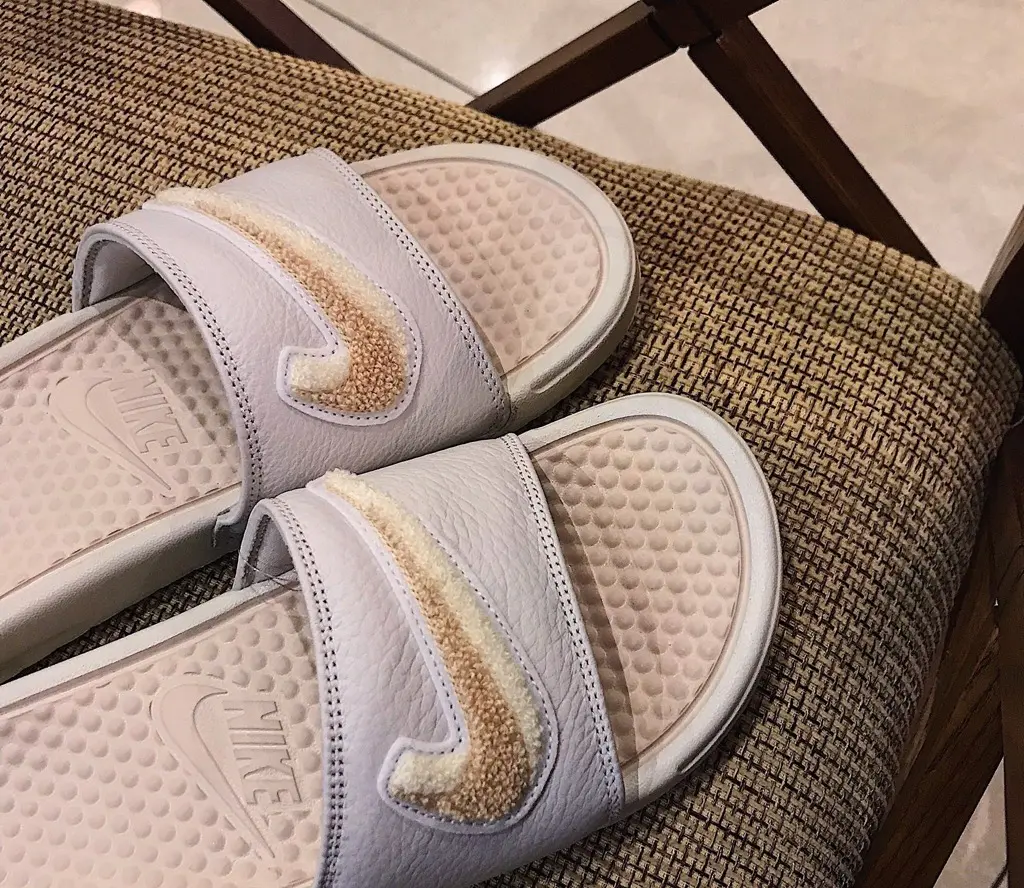 Dep Nike Benassi JDI Chenille 'Ice Phantom' AO2805-800